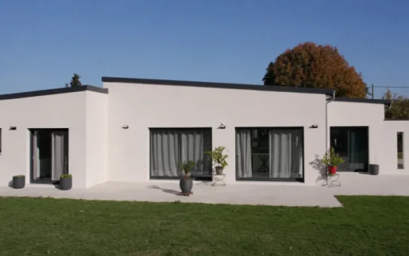Maison contemporaine à Moyrazès