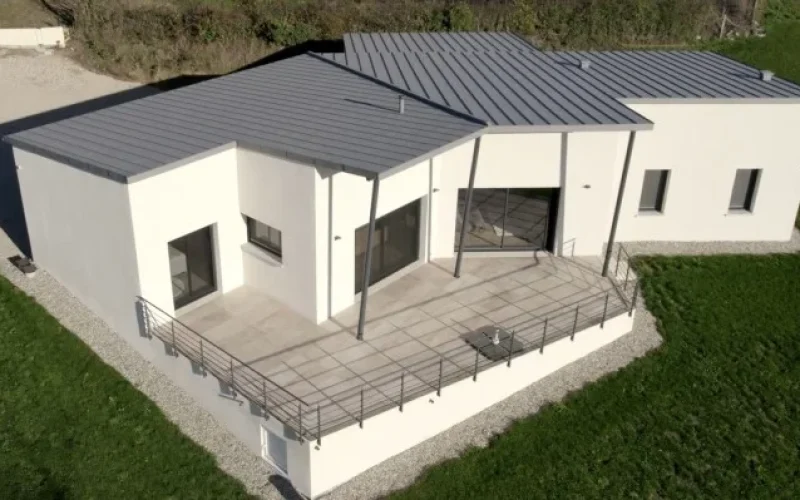 Maison moderne à Comps la Grand Ville